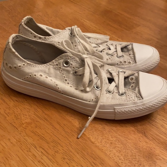 Converse All Star off white/ white lace like design sneakers nice, size 8, - Picture 6 of 16